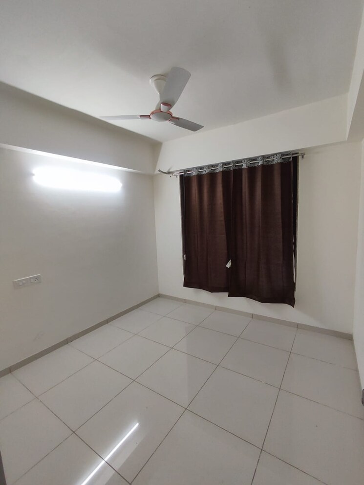 Room, shela 3 Bedroom 1800 Sq.Ft. Apartment In Shela Ahmedabad 9597768