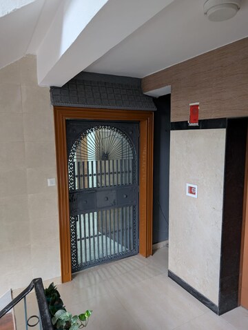 Room in 3 BHK Apartment at The Apoorva Apartment, Sector 5 Dwarka – for Rent