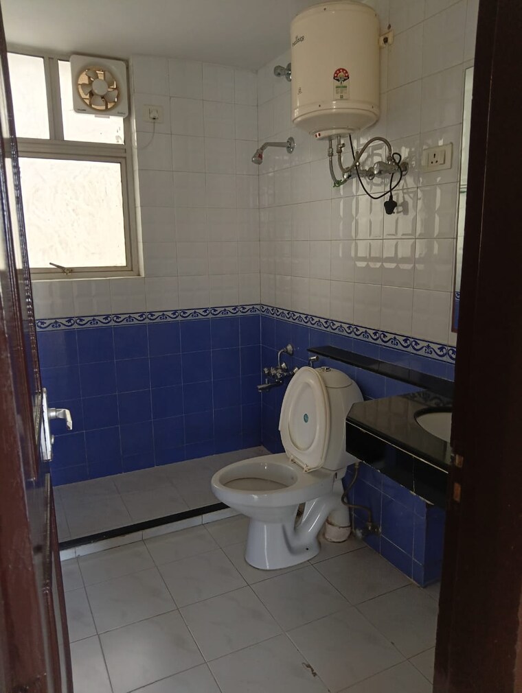 Bathroom, eros-wembley-estate 2 Bedroom 1040 Sq.Ft. Apartment In Sector 50 Gurgaon 9597776