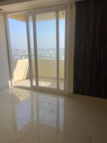 Room in 2 BHK Apartment at Terraza Greens, Mansarovar – for Rent