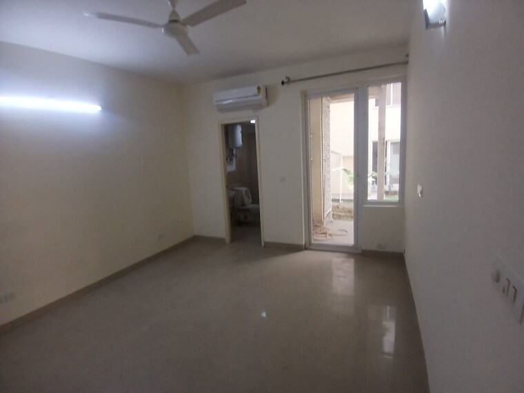 Room, emaar-emerald-floors-premier 4 Bedroom 1975 Sq.Ft. Apartment In Sector 65 Gurgaon 9597824