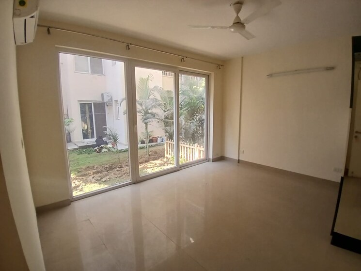 Room, emaar-emerald-floors-premier 4 Bedroom 1975 Sq.Ft. Apartment In Sector 65 Gurgaon 9597824