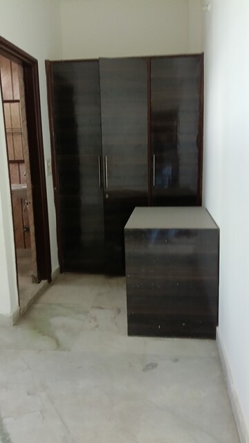 Room in 2 BHK Builder Floor at Sector 46 – for Rent