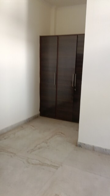 Room in 2 BHK Builder Floor at Sector 46 – for Rent