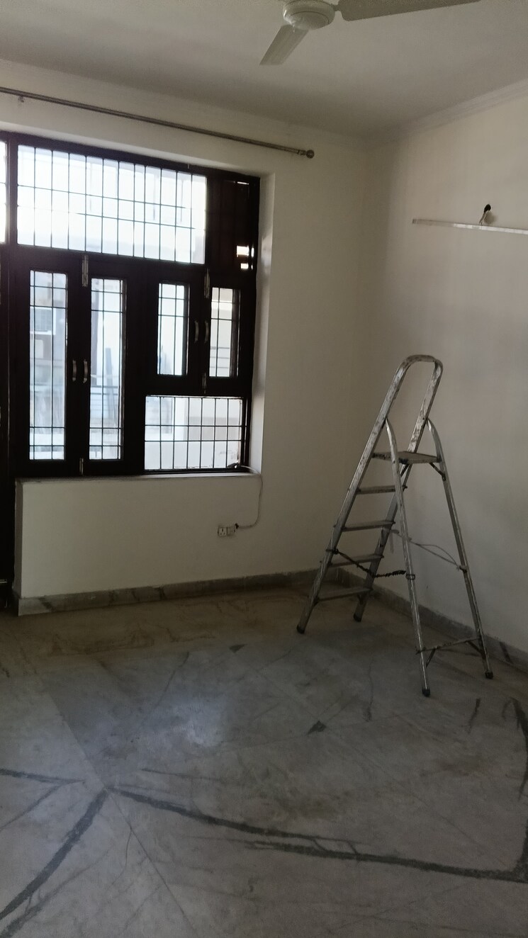 Room, sector 46 2 Bedroom 250 Sq.Ft. Builder Floor In Sector 46 Gurgaon 9597889