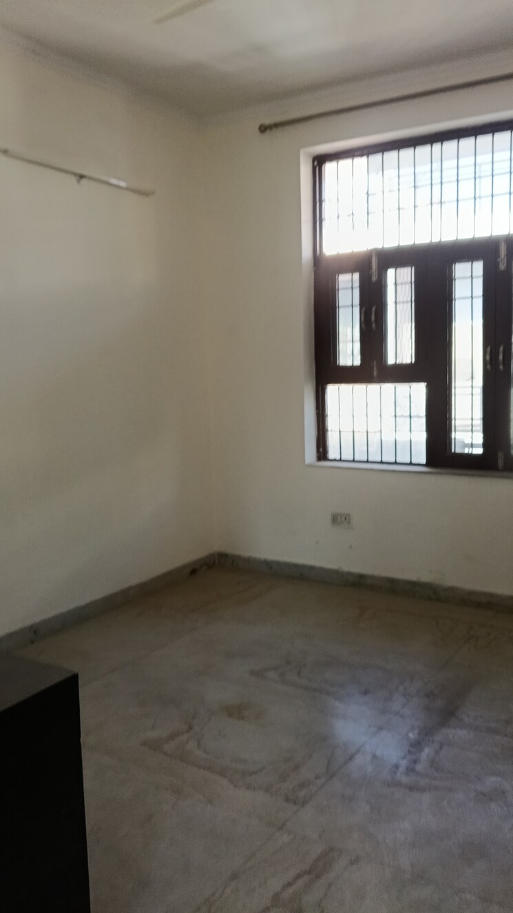 Room, sector 46 2 Bedroom 250 Sq.Ft. Builder Floor In Sector 46 Gurgaon 9597889