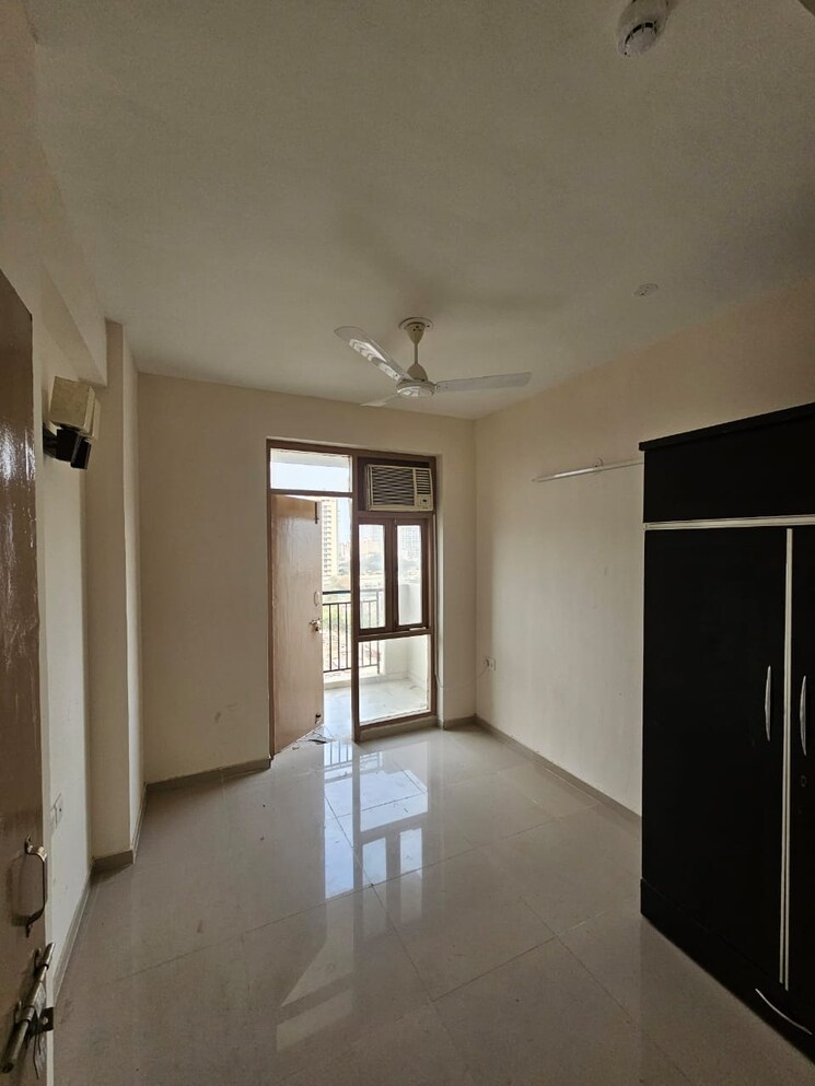 Room, zara-rossa 2 Bedroom 950 Sq.Ft. Apartment In Sector 112 Gurgaon 9597895