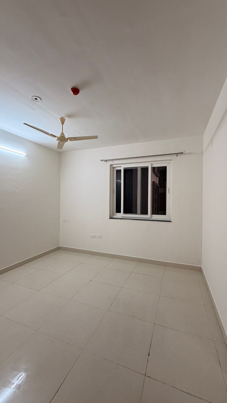 Room, pashmina-waterfront 3 Bedroom 1857 Sq.Ft. Apartment In Old Madras Road Bangalore 9597886