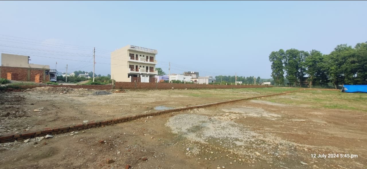 Plot For Sale in Pondha