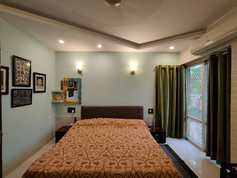 Bedroom, bptp-park-grandeura 4 Bedroom 2600 Sq.Ft. Apartment In Sector 82 Faridabad 9598013