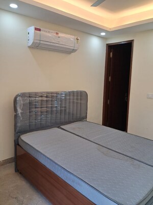 Room in 3 BHK Builder Floor at Sector 45 – for Rent