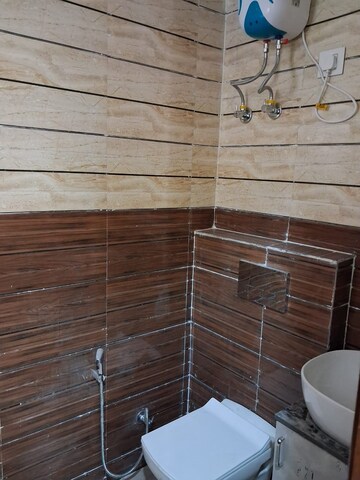 Attached Bathroom in 3 BHK Builder Floor at Sector 45 – for Rent