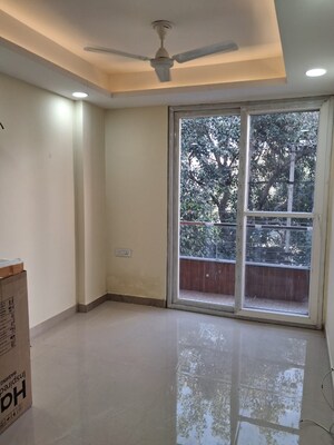 Room in 3 BHK Builder Floor at Sector 45 – for Rent
