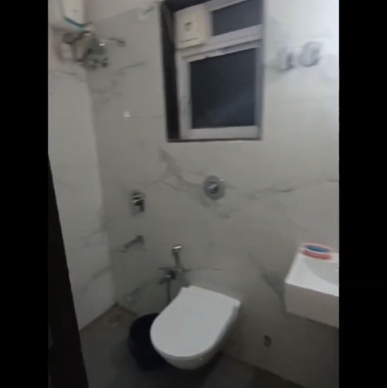 Bathroom, vasundhara sector 12 4 Bedroom 1980 Sq.Ft. Builder Floor In Vasundhara Sector 12 Ghaziabad 9598090