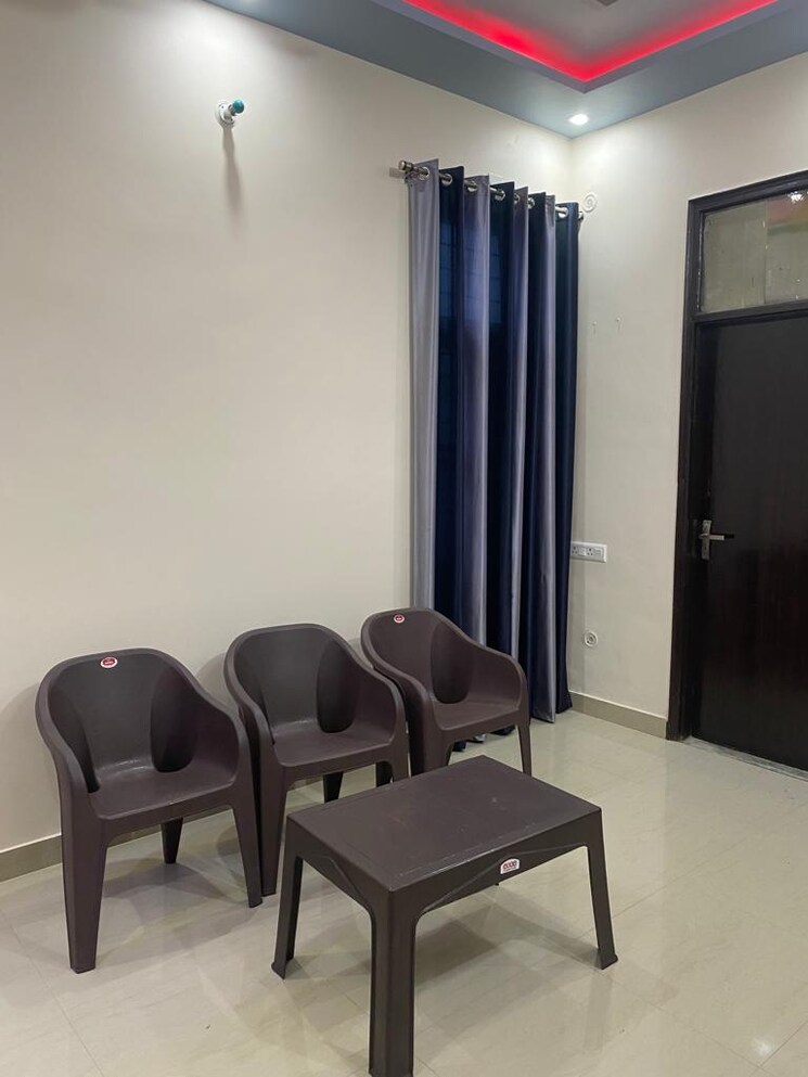 Room, gomti nagar Pg For Boys & Girls In Gomti Nagar 9597978