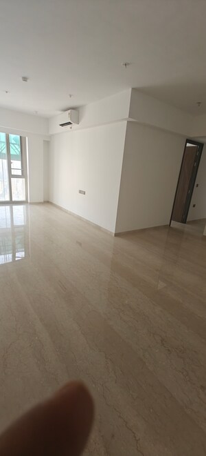 Room in 3 BHK Apartment at Lodha The Park Side, Worli – for Rent