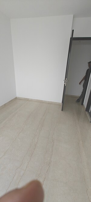 Room in 3 BHK Apartment at Lodha The Park Side, Worli – for Rent