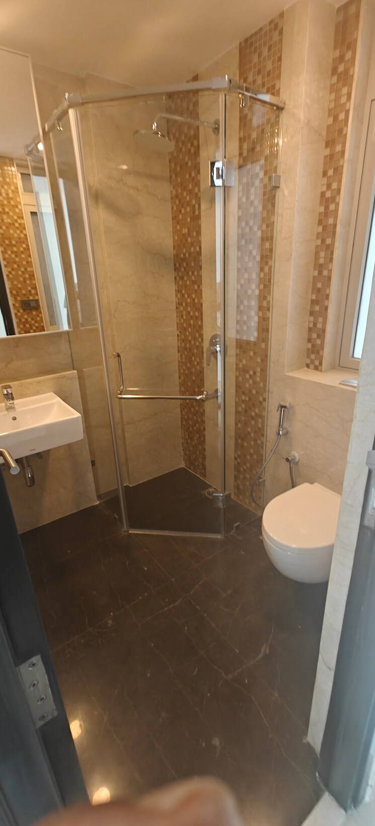 Bathroom, lodha-the-park-side 3 Bedroom 1348 Sq.Ft. Apartment In Worli Mumbai 9597995