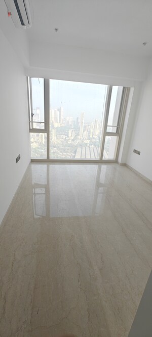 Room in 3 BHK Apartment at Lodha The Park Side, Worli – for Rent