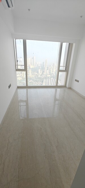 Room in 3 BHK Apartment at Lodha The Park Side, Worli – for Rent