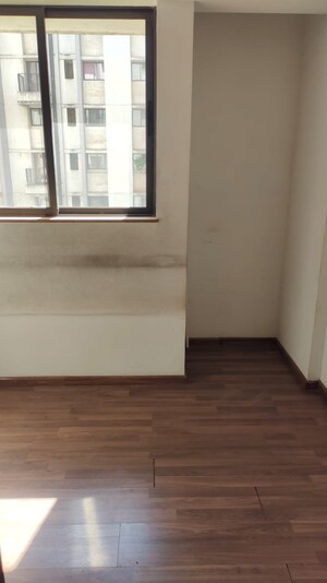 Room in 1.5 BHK Apartment at Lodha Palava City Lakeshore Greens, Dombivli East – for Rent