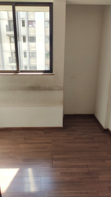 Room in 1.5 BHK Apartment at Lodha Palava City Lakeshore Greens, Dombivli East – for Rent