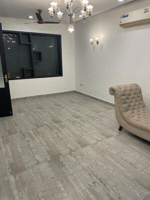 Parking in 3 BHK Builder Floor at Unitech South City II, Sector 50 – for Rent