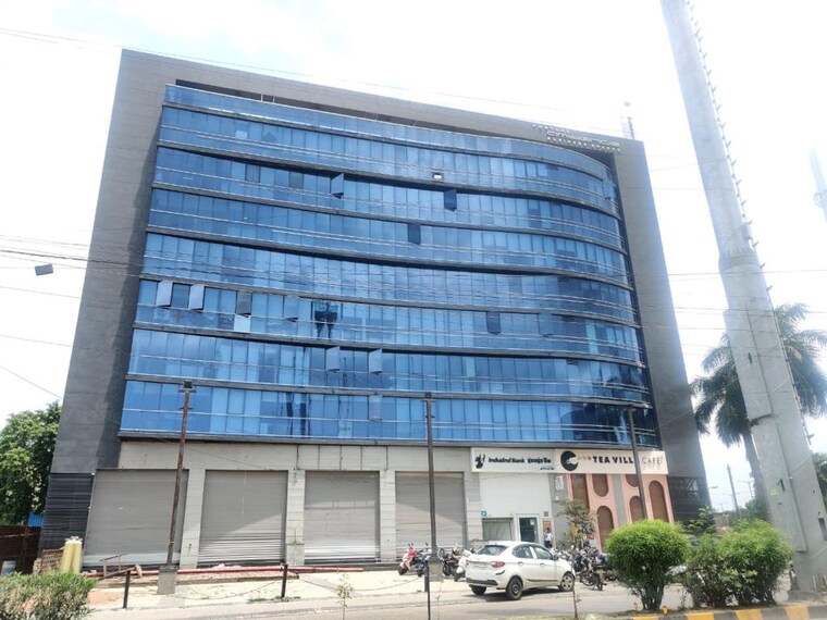 Exterior View, south tukoganj Commercial Showroom 1550 Sq.Ft. In South Tukoganj Indore 9598064