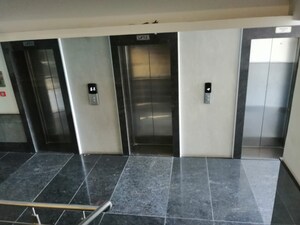Lift in  Showroom at South Tukoganj – for Rent