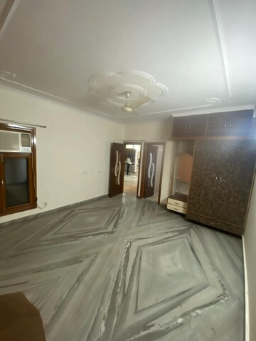 3 BHK Builder Floor For Rent in Sector 52