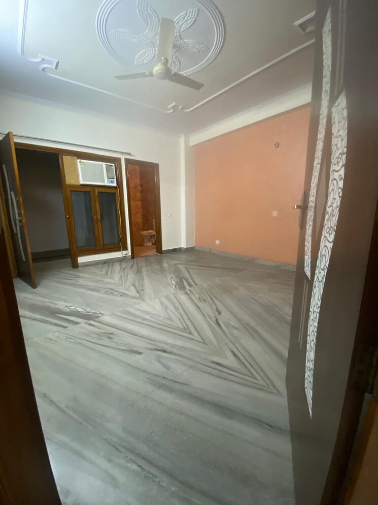 Bedroom, sector 52 3 Bedroom 1209 Sq.Ft. Builder Floor In Sector 52 Gurgaon 9598070
