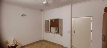 Room in 2 BHK Independent House at Sector 35 – for Rent