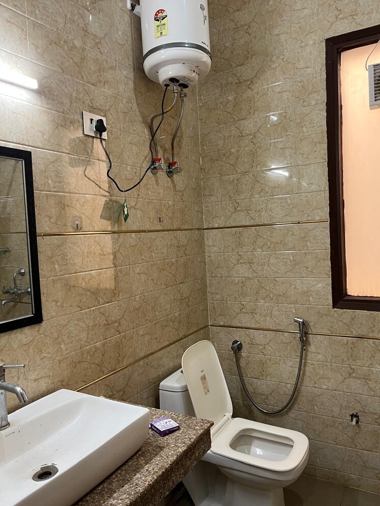 Bathroom, sector 67 2 Bedroom 1300 Sq.Ft. Builder Floor In Sector 67 Gurgaon 9598110