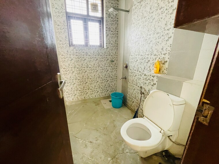 Bathroom, palam-vyapar-kendra 2 Bedroom 1450 Sq.Ft. Builder Floor In Palam Vihar Gurgaon 9598143