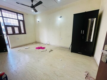 Room in 2 BHK Builder Floor at Palam Vyapar Kendra, Palam Vihar – for Rent