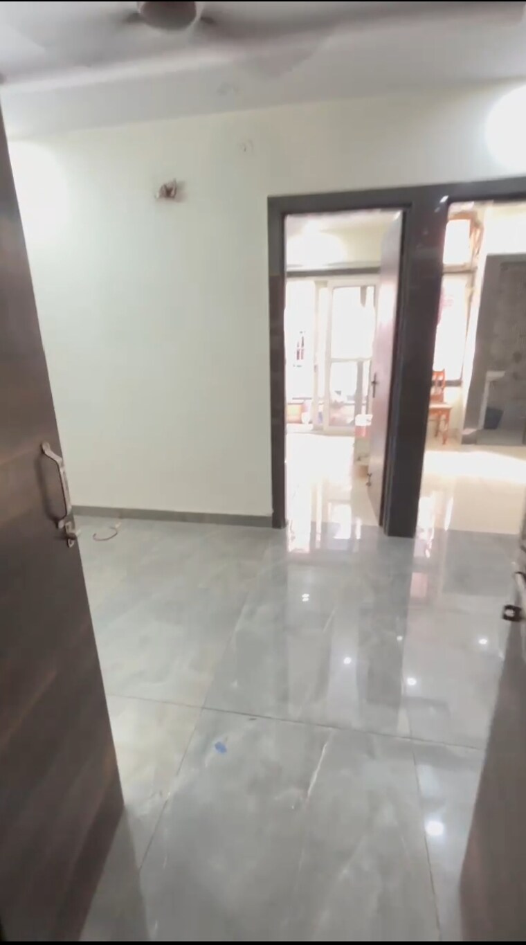 Room, dwarka mor 2 Bedroom 60 Sq.Yd. Builder Floor In Dwarka Mor Delhi 9598136