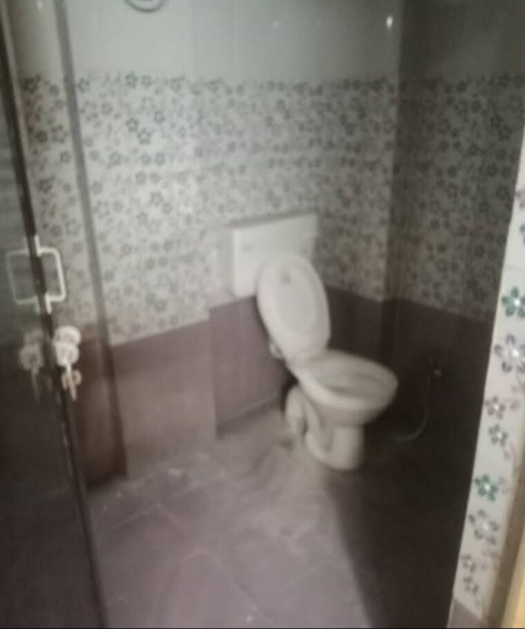 Bathroom, aliganj 1 Bedroom 470 Sq.Ft. Independent House In Aliganj Lucknow 9598152