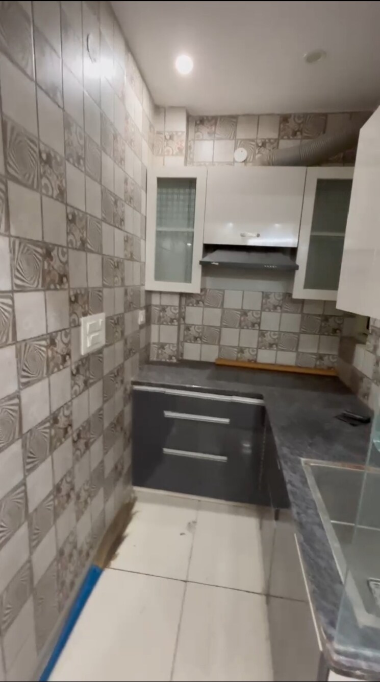 Kitchen, dwarka mor 2 Bedroom 60 Sq.Yd. Builder Floor In Dwarka Mor Delhi 9598136