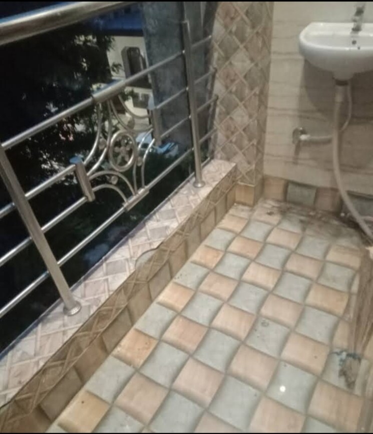 Balcony, aliganj 1 Bedroom 470 Sq.Ft. Independent House In Aliganj Lucknow 9598152