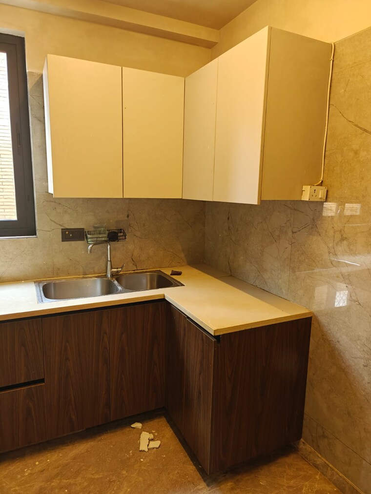 Kitchen, shivalik colony 3 Bedroom 1800 Sq.Ft. Builder Floor In Shivalik Colony Delhi 9598184