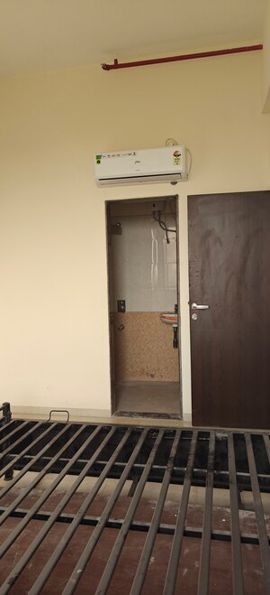  1 BHK Apartment at Neel Ganga Apartments, Lower Parel – for Rent