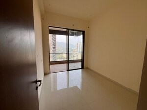 Room in 3 BHK Apartment at The Prestige City, Mulund West – for Rent