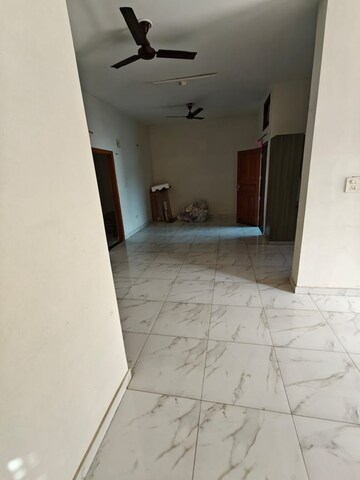 Room in 2 BHK Builder Floor at Palam Vyapar Kendra, Palam Vihar – for Rent