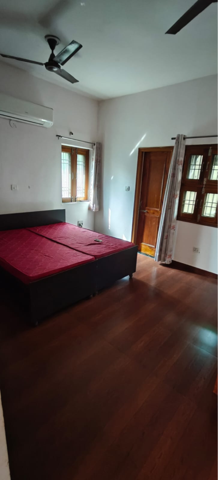 Bedroom, palam-vyapar-kendra 2 Bedroom 950 Sq.Ft. Builder Floor In Palam Vihar Gurgaon 9598305