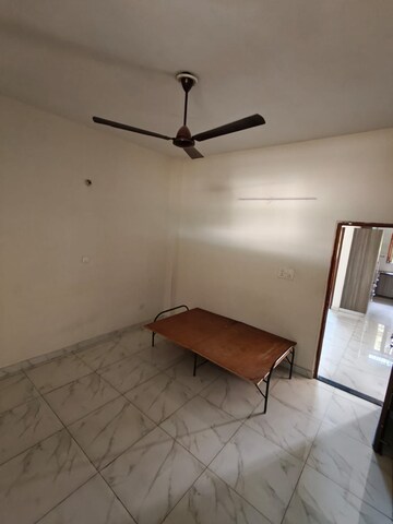 Furnished Amenities in 2 BHK Builder Floor at Palam Vyapar Kendra, Palam Vihar – for Rent