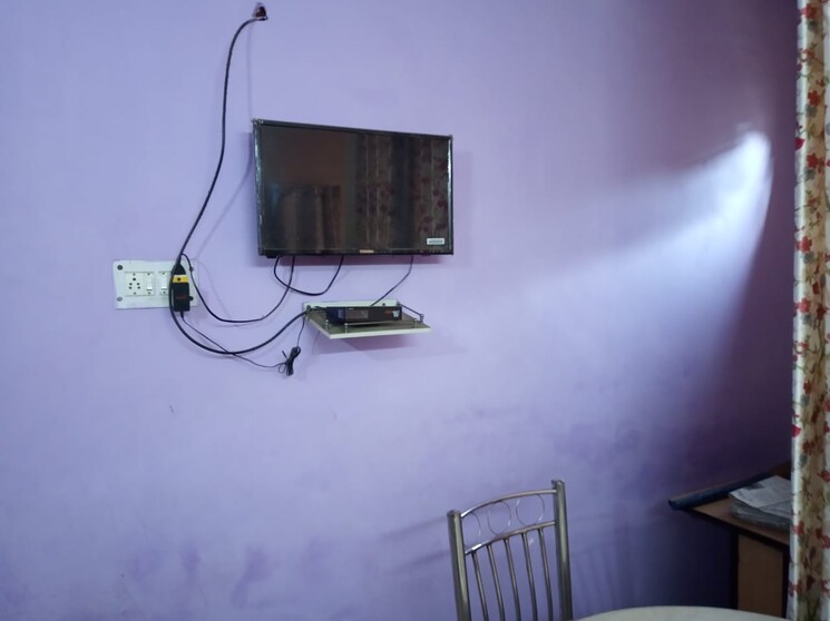 Room, rwa-apartments-sector-12 1.5 Bedroom 750 Sq.Ft. Independent House In Sector 12 Noida 9598297