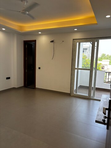 Room in 4 BHK Builder Floor at Sushant Lok I – for Sale