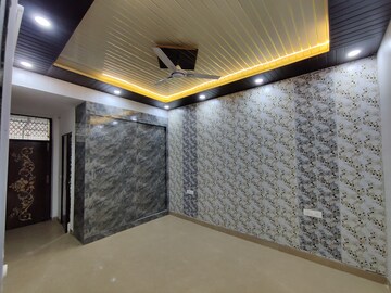 Balcony in 3 BHK Builder Floor at Green Fields Colony – for Rent