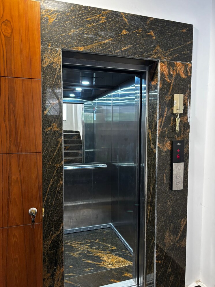 Kitchen, sushant lok i 4 Bedroom 320 Sq.Yd. Builder Floor In Sushant Lok I Gurgaon 9598170