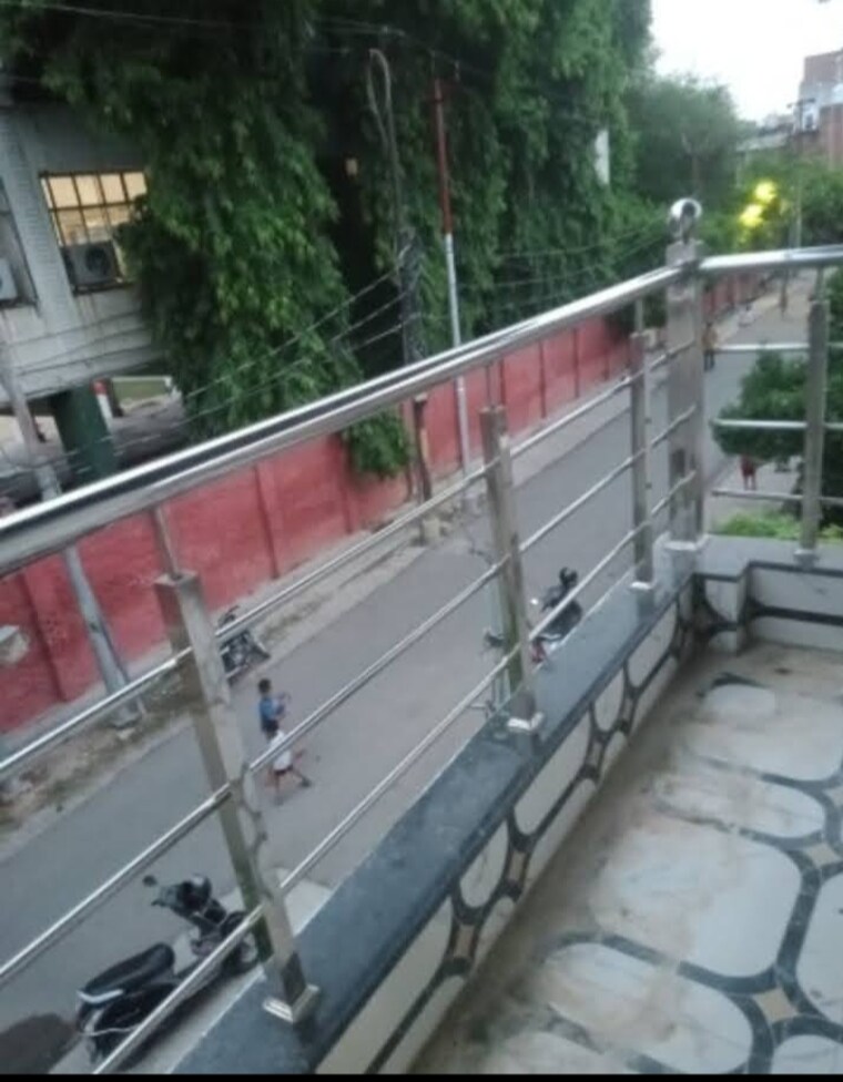 Balcony, aliganj 1 Bedroom 1250 Sq.Ft. Villa In Aliganj Lucknow 9598395